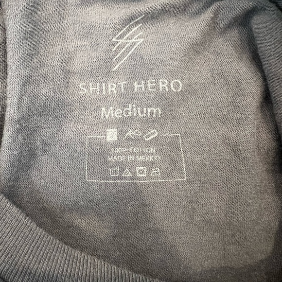 Black Graphic Tee with Skull Design Size Medium - Picture 6 of 7